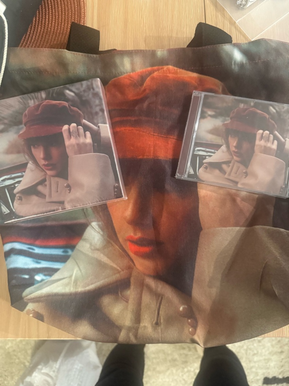 Taylor Swift - Red (Taylor’s Version) - Capital One Set (Puzzle, CD, Tote bag)